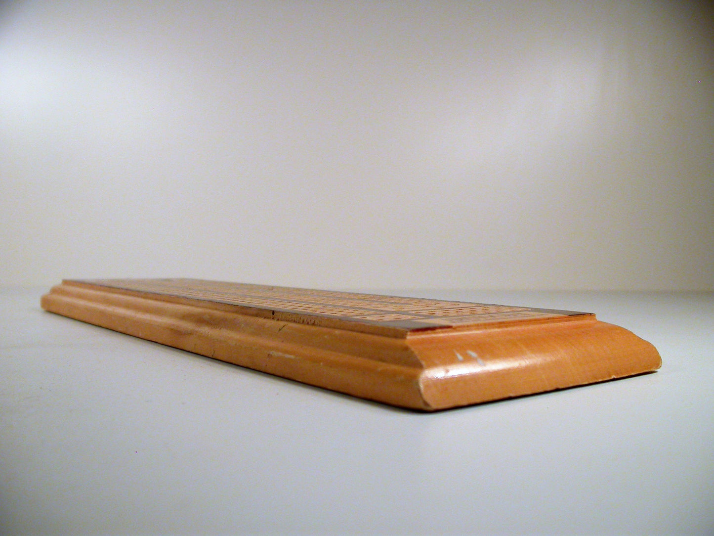 Art Deco Cribbage Board, 1945, Birch, Made in Canada Cribbage Board