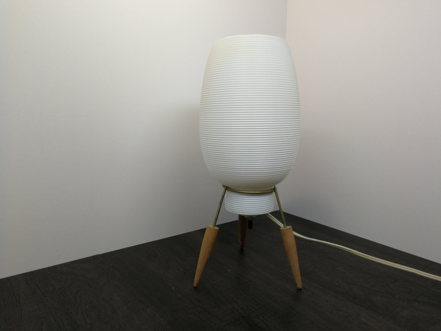 Mid Century Space Age Beehive Table Lamps | Mid Mod Atomic Lighting on Tripod Stand