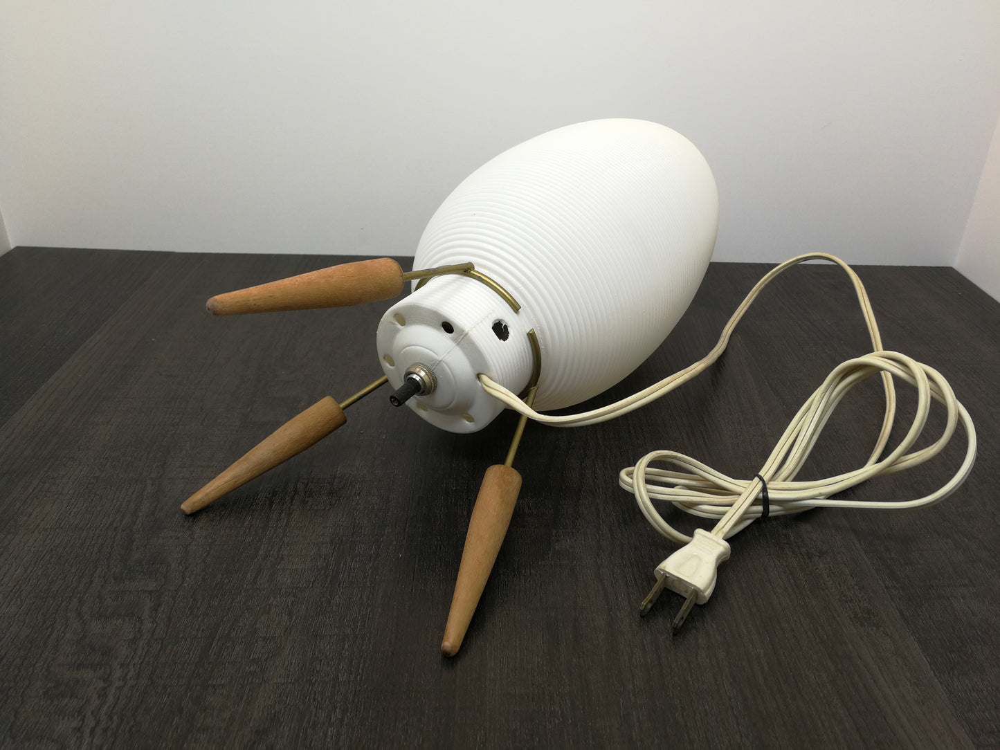 Mid Century Space Age Beehive Table Lamps | Mid Mod Atomic Lighting on Tripod Stand