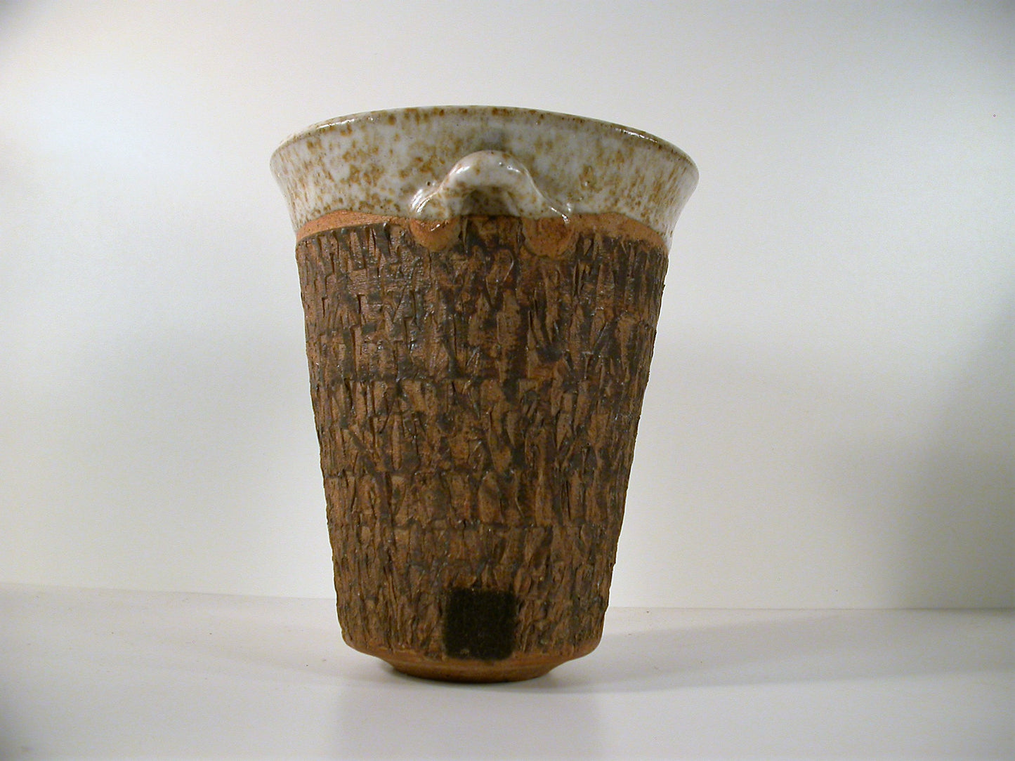 Hansen-Ross Studio Pottery from Fort Qu'Appelle Saskatchewan, Vintage Stoneware Wall Pocket 1976
