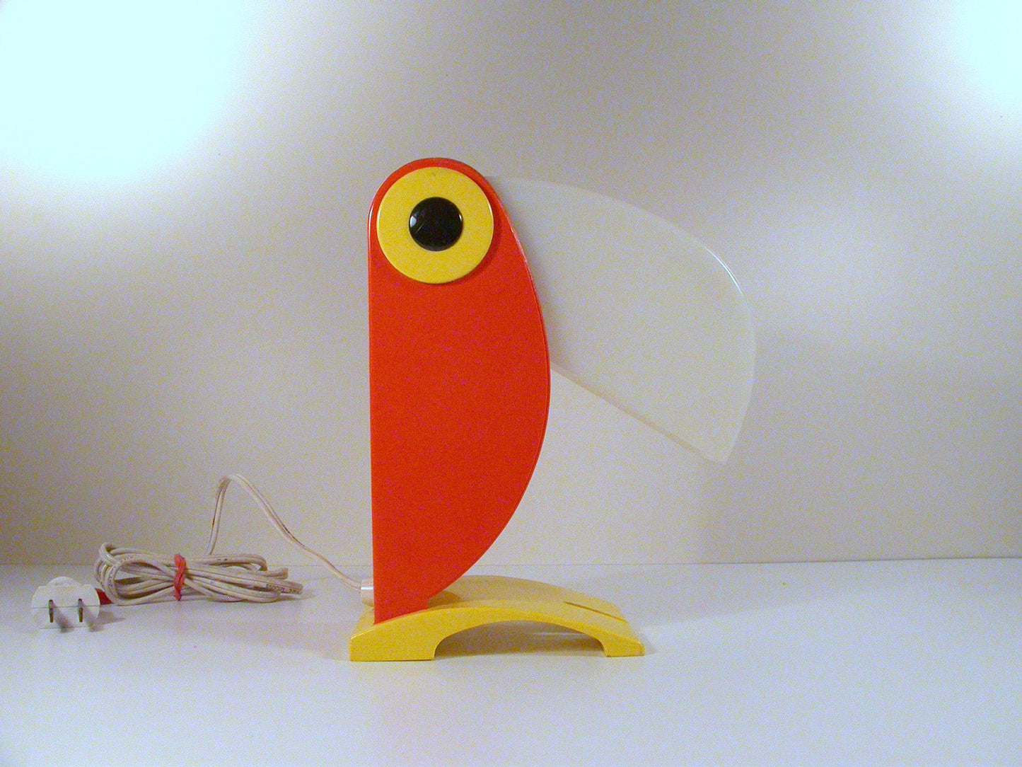 1960's Toucan Plastic Table lamp