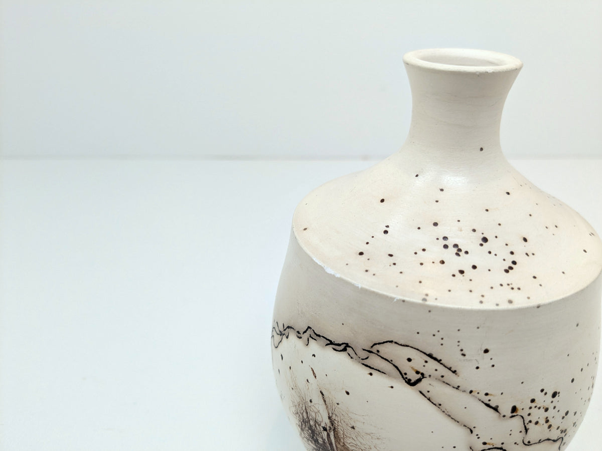 Jane Murray Smith Feather Bisque Vase | Carbon-Trap Markings