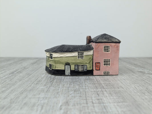 WIVENHOE / GB - Marjorie Barton Pottery #12 | British Folk Art