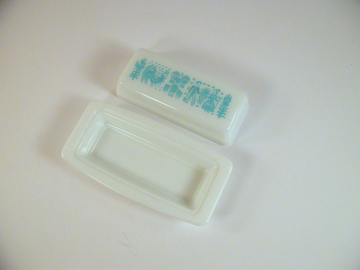 Vintage Pyrex Amish Butter Dish | Blue Butterprint