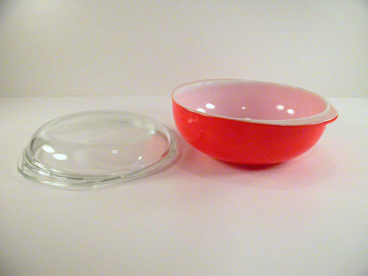 Vintage Pyrex Red Casserole Oven Dish  Red Pyrex Casserole With Clear Lid.