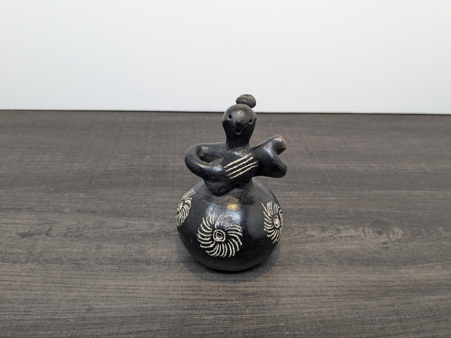 Quinchamali Pottery Chile| 20th Century Mestizo Traditional Chilean Decorative Pottery | Barro Negro Guitar Player