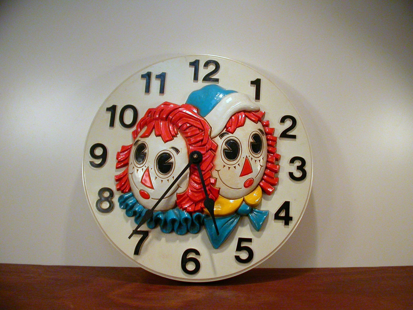 Raggedy Ann and Andy Circular Plastic Wall Clock, 1977 Syrocco Wall Clock