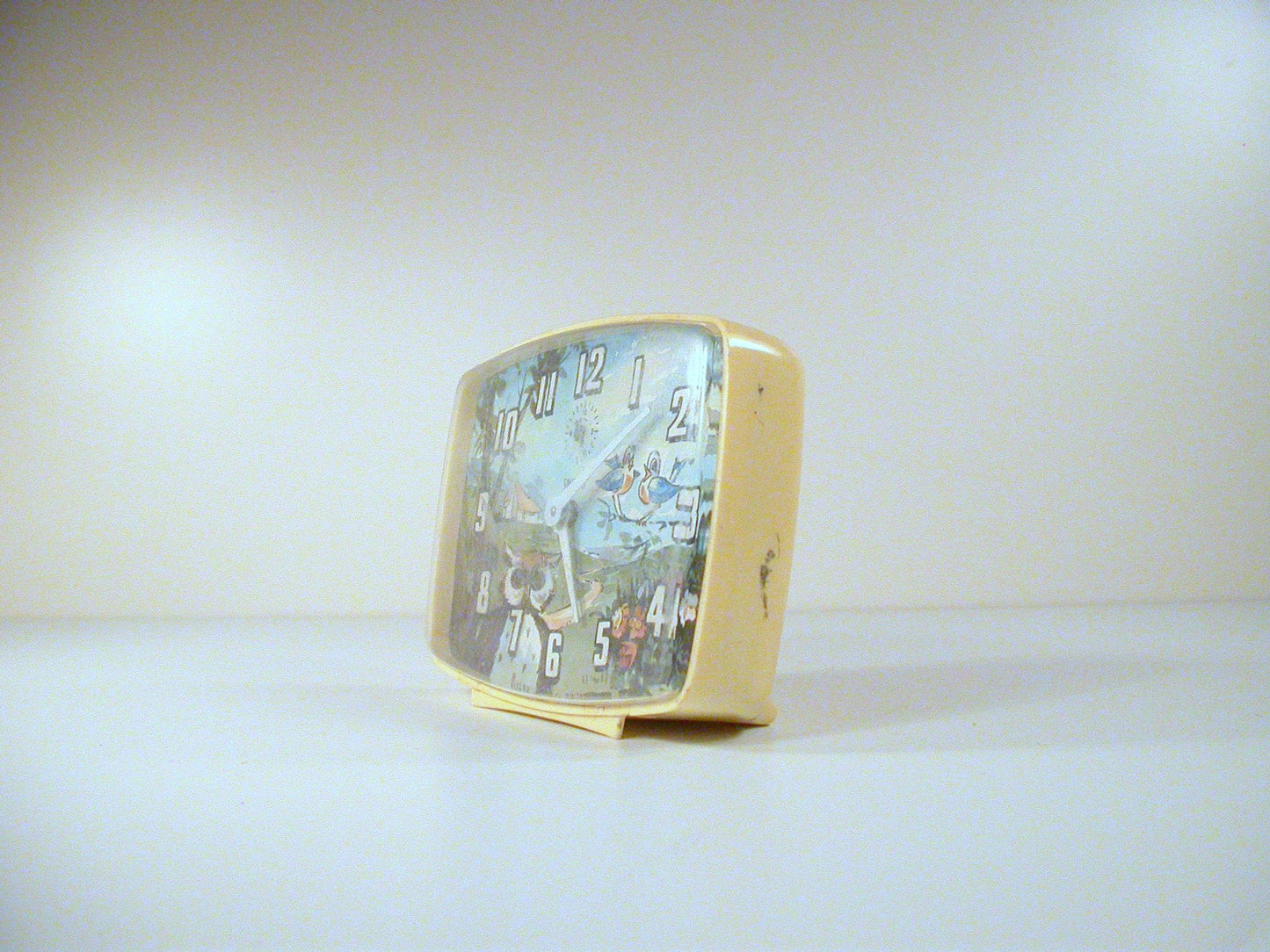 Smiths Alarm Clock, 1960's Plastic Alarm clock Made in England