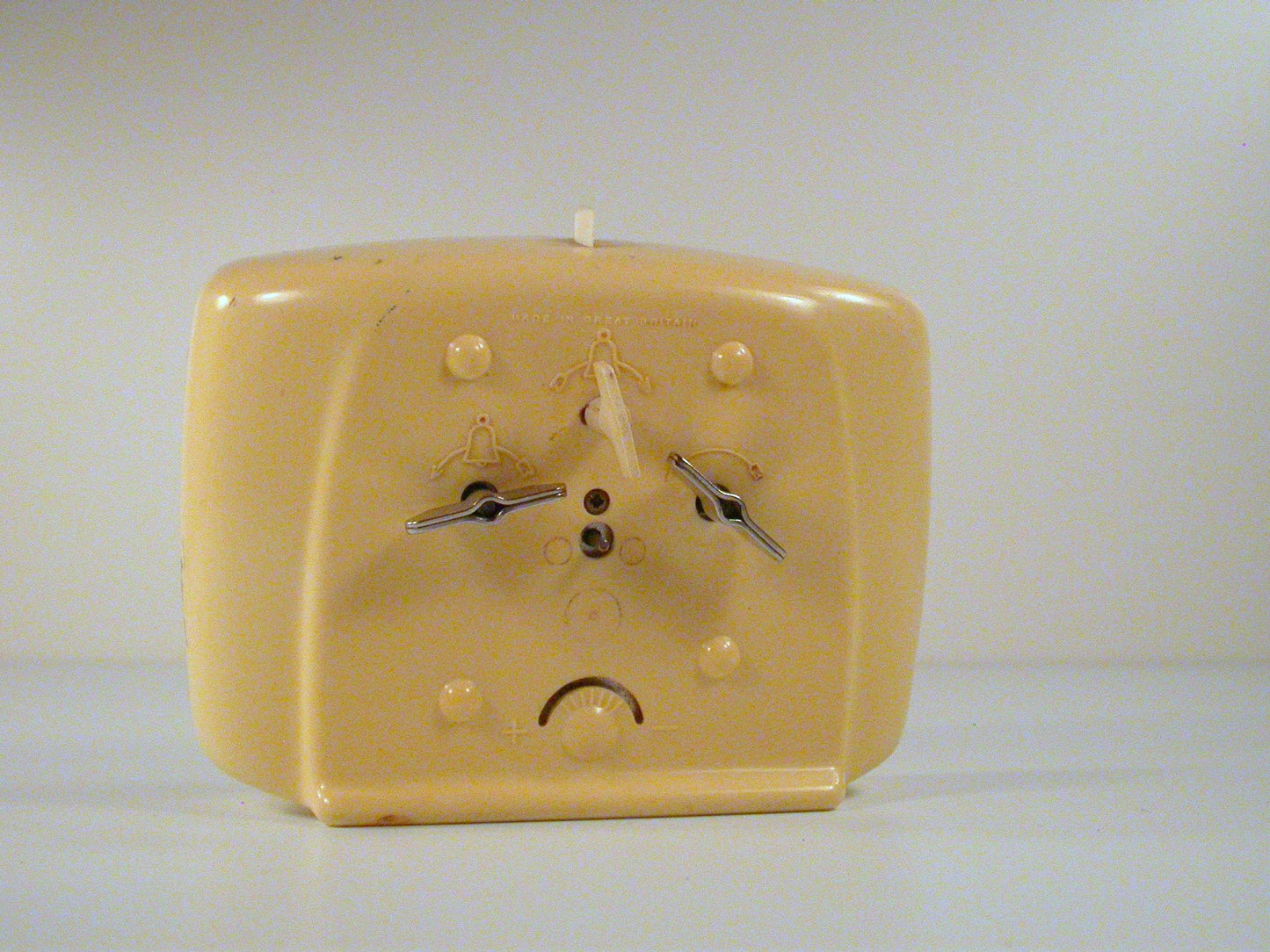 Smiths Alarm Clock, 1960's Plastic Alarm clock Made in England