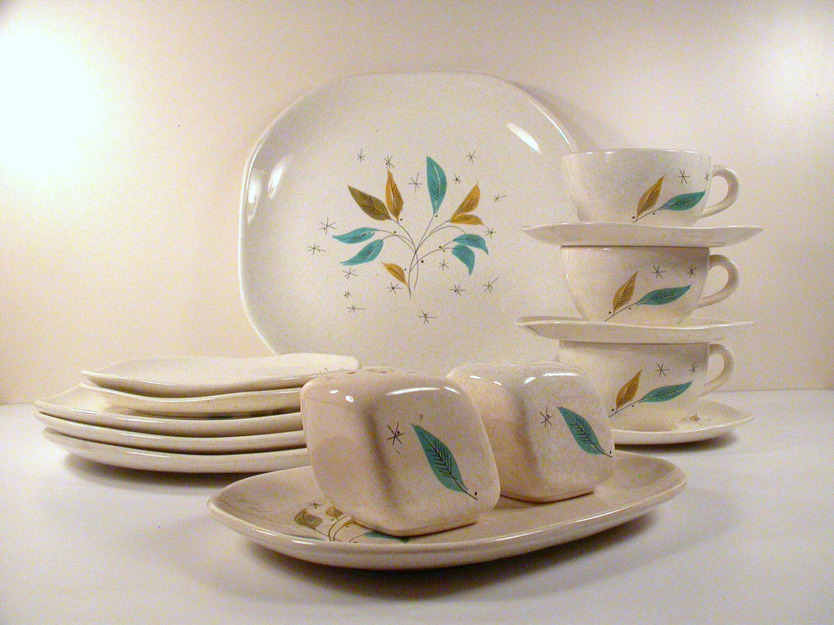 Mid Century Modern, Sovereign Potters Vogue Dinnerware, Viktor Schreckengost 15 pieces.