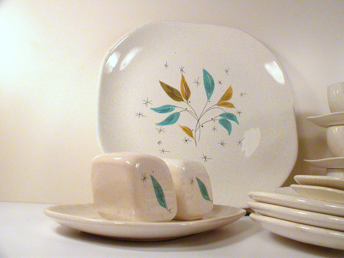 Mid Century Modern, Sovereign Potters Vogue Dinnerware, Viktor Schreckengost 15 pieces.