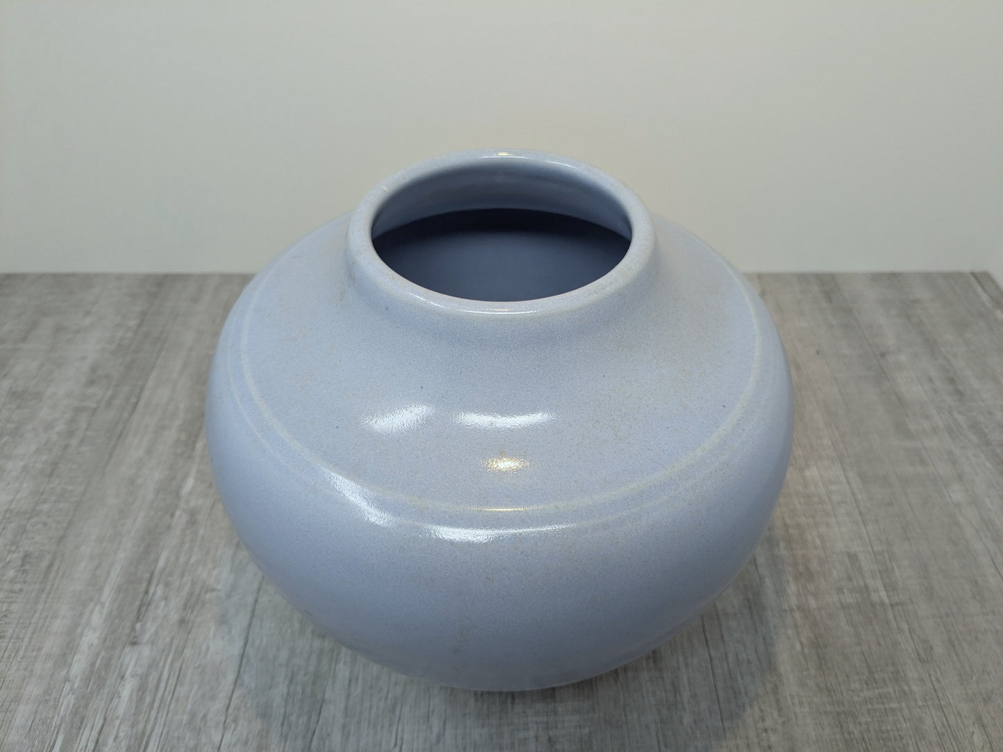 Terry Ryals studio pottery vase | Light Blue / Lavender Blue Glaze