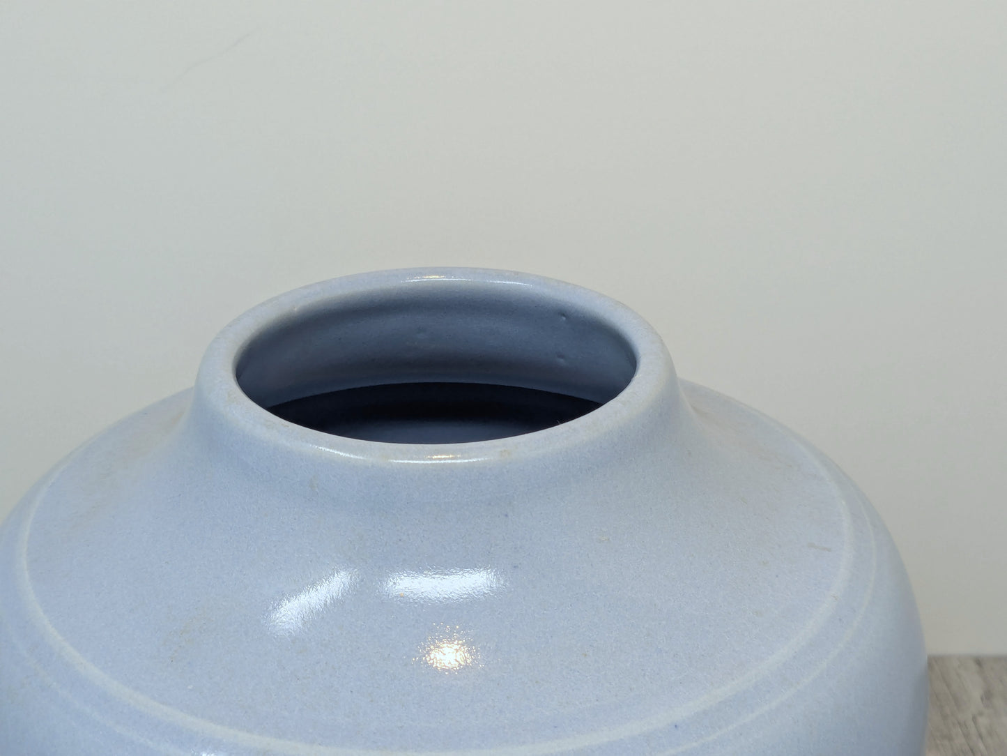 Terry Ryals studio pottery vase | Light Blue / Lavender Blue Glaze