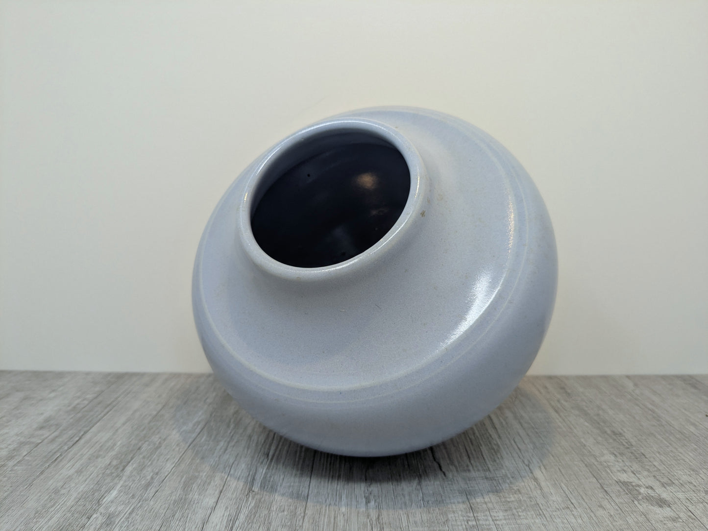 Terry Ryals studio pottery vase | Light Blue / Lavender Blue Glaze