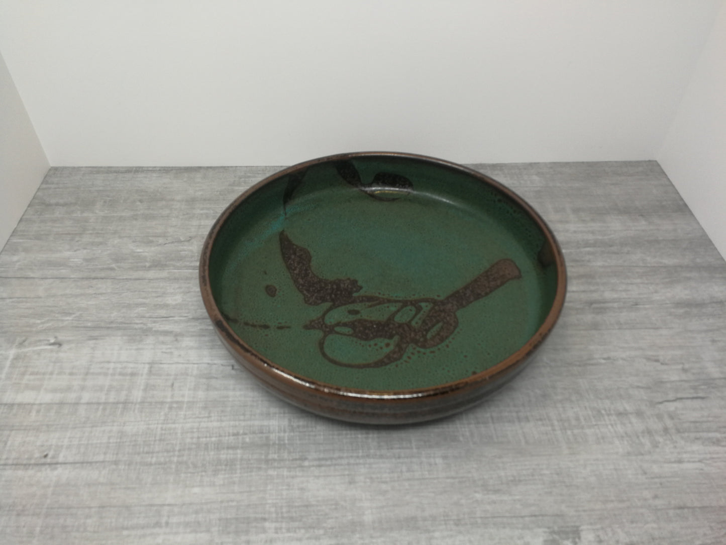 Walter Dexter Green Charger