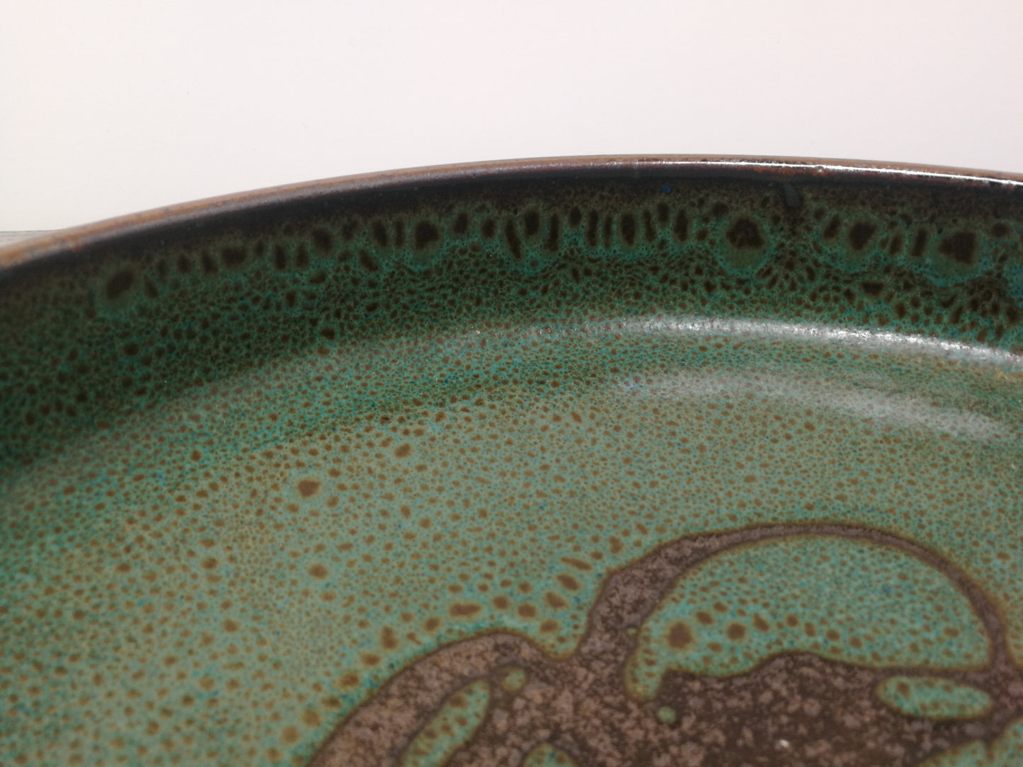 Walter Dexter Green Charger
