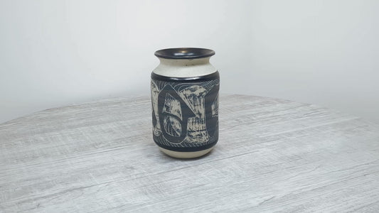 Aardvark Pottery Thunder Bay | Etched Abstract Design