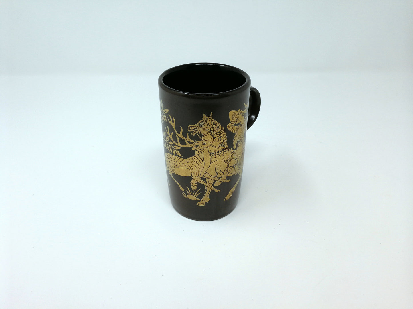 Purbeck Pottery | Coffee-Tea Mug | Gold Trimmed Medieval Hunting Scene on Brown Body