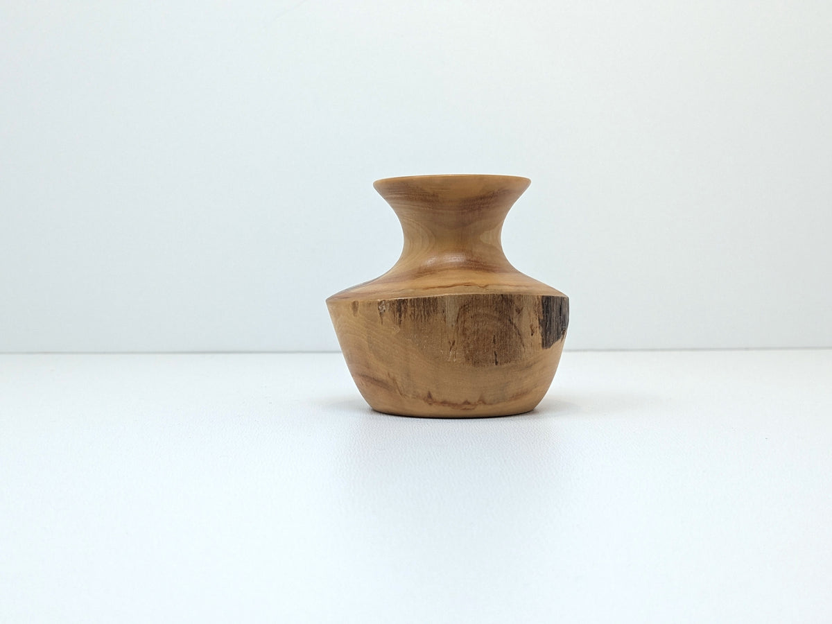Aspen Wood Vase | Spinning Aspen Woodturning
